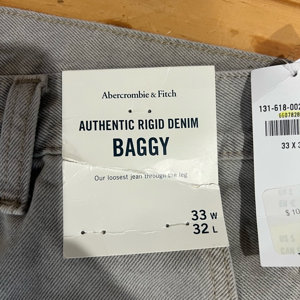 Abercrombie and Fitch light gray baggy rigid denim jeans - Picture 2 of 4
